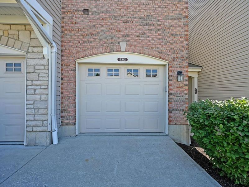 9312 Bridgecreek Drive, Springfield Twp., OH 45231 Photo 2