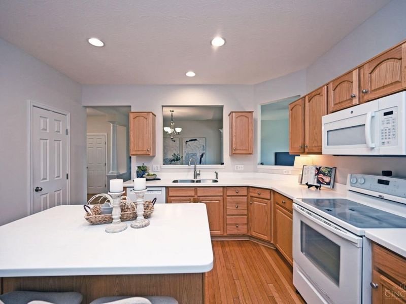 9312 Bridgecreek Drive, Springfield Twp., OH 45231 Photo 8