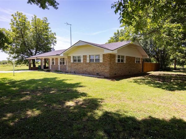 1020 S Rose Avenue, Glencoe, OK 74032