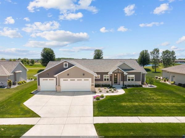 2157 FOX POINT CIRCLE, De Pere, WI 54115