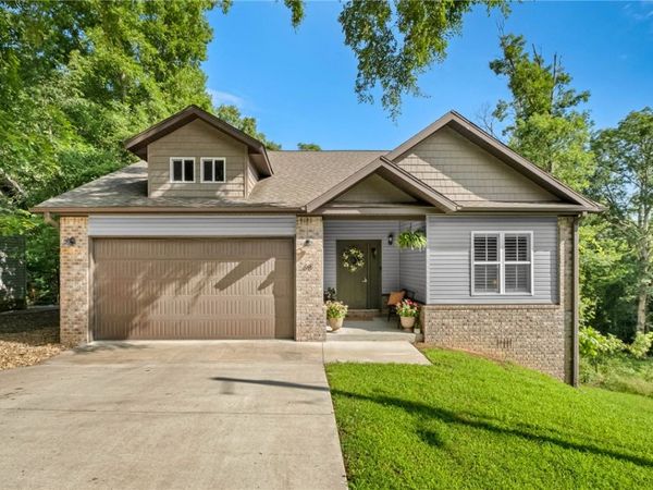 68 Elizabeth Drive, Bella Vista, AR 72715
