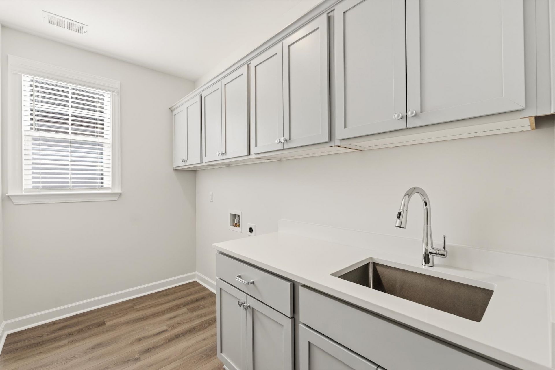 6244 Zoe Way  Photo 5