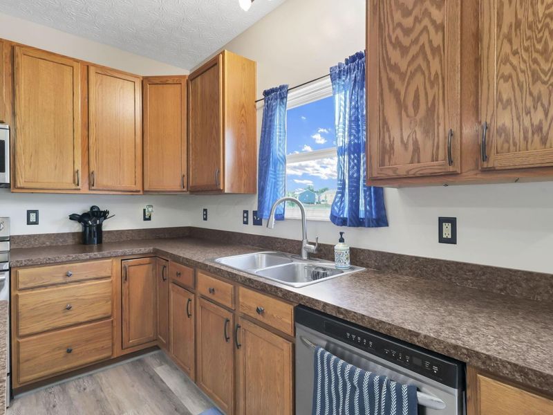 395 Alonzo Palmer Street, Pataskala, OH 43062 Photo 20