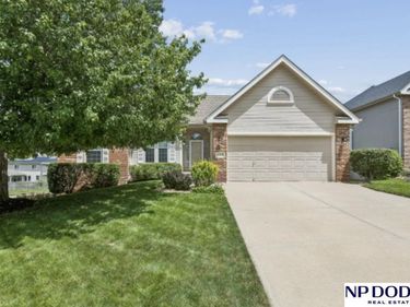 17278 Pine Street, Omaha, NE 68130