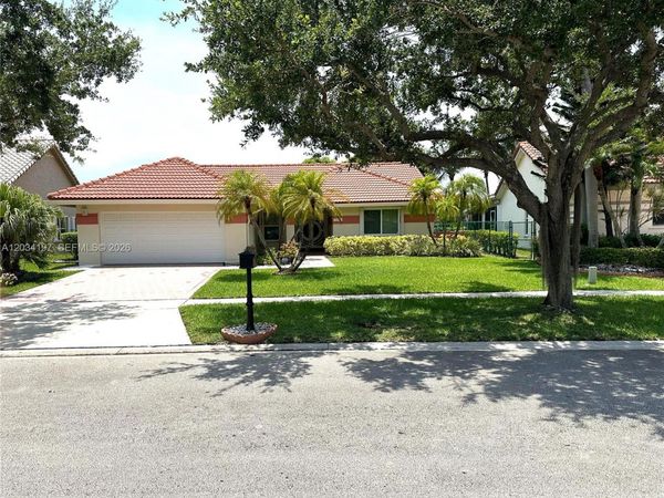 16328 NW 11th St , Pembroke Pines, FL 33028