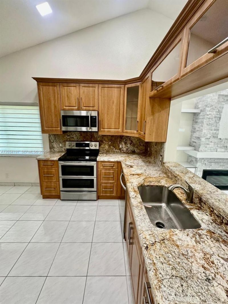 16328 NW 11th St, Pembroke Pines, FL 33028 Photo