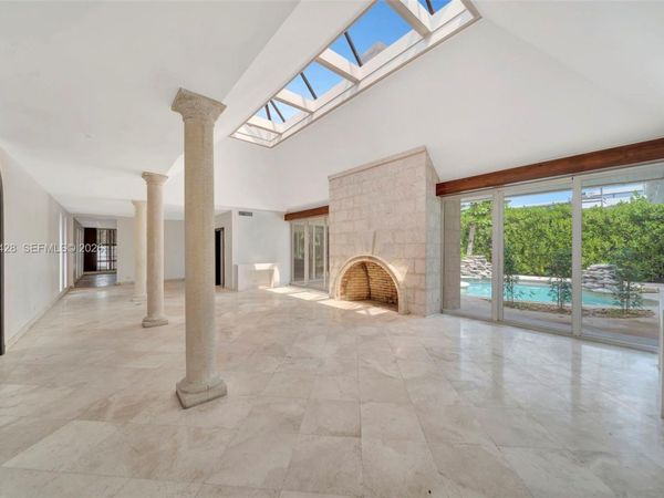 111 S Hibiscus Dr , Miami Beach, FL 33139