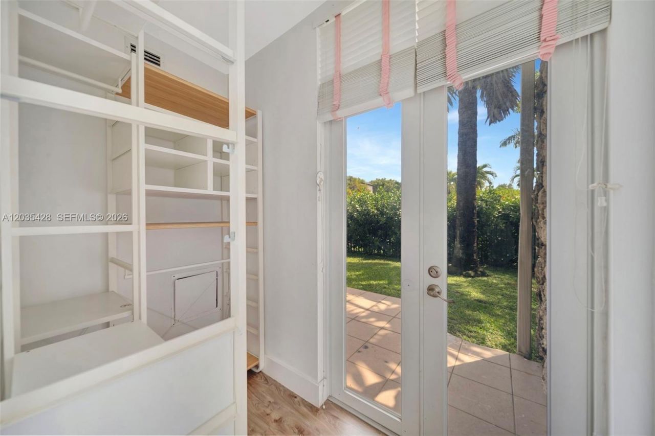 111 S Hibiscus Dr , Miami Beach, FL 33139 Photo