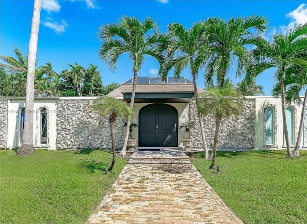 111 S Hibiscus Dr , Miami Beach, FL 33139 Photo