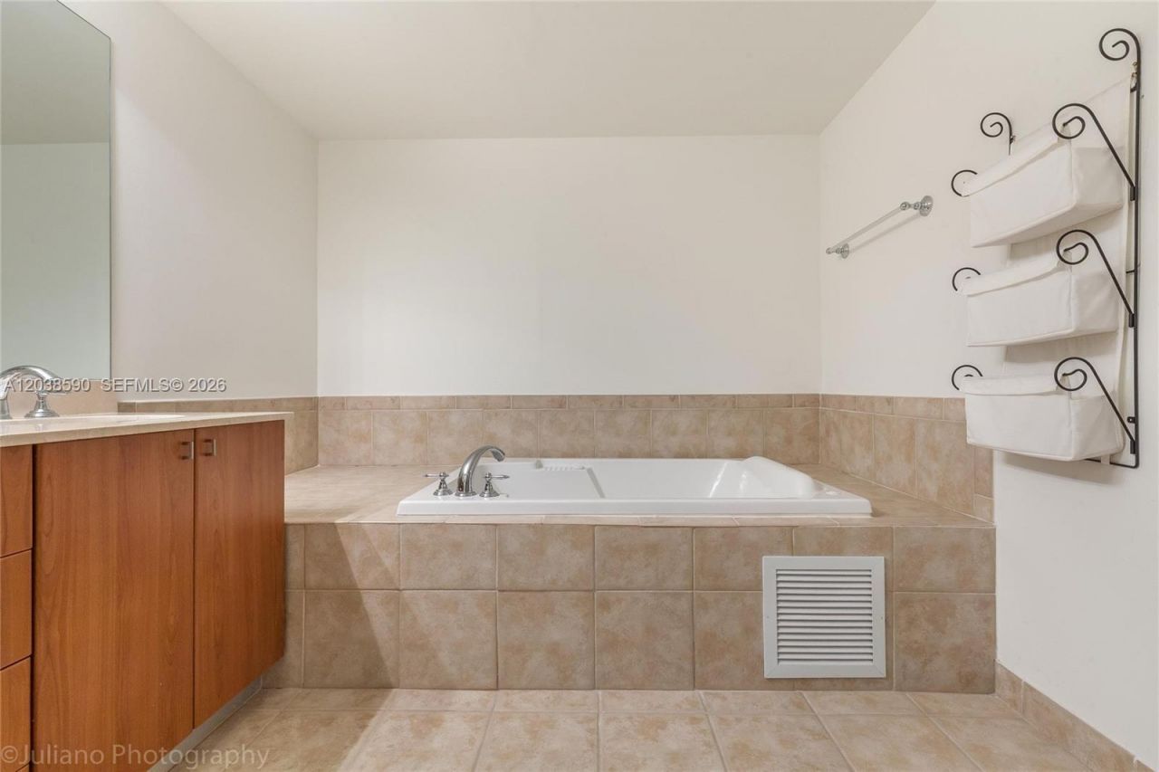 888 S Douglas Rd , Unit 1608, Coral Gables, FL 33134 Photo