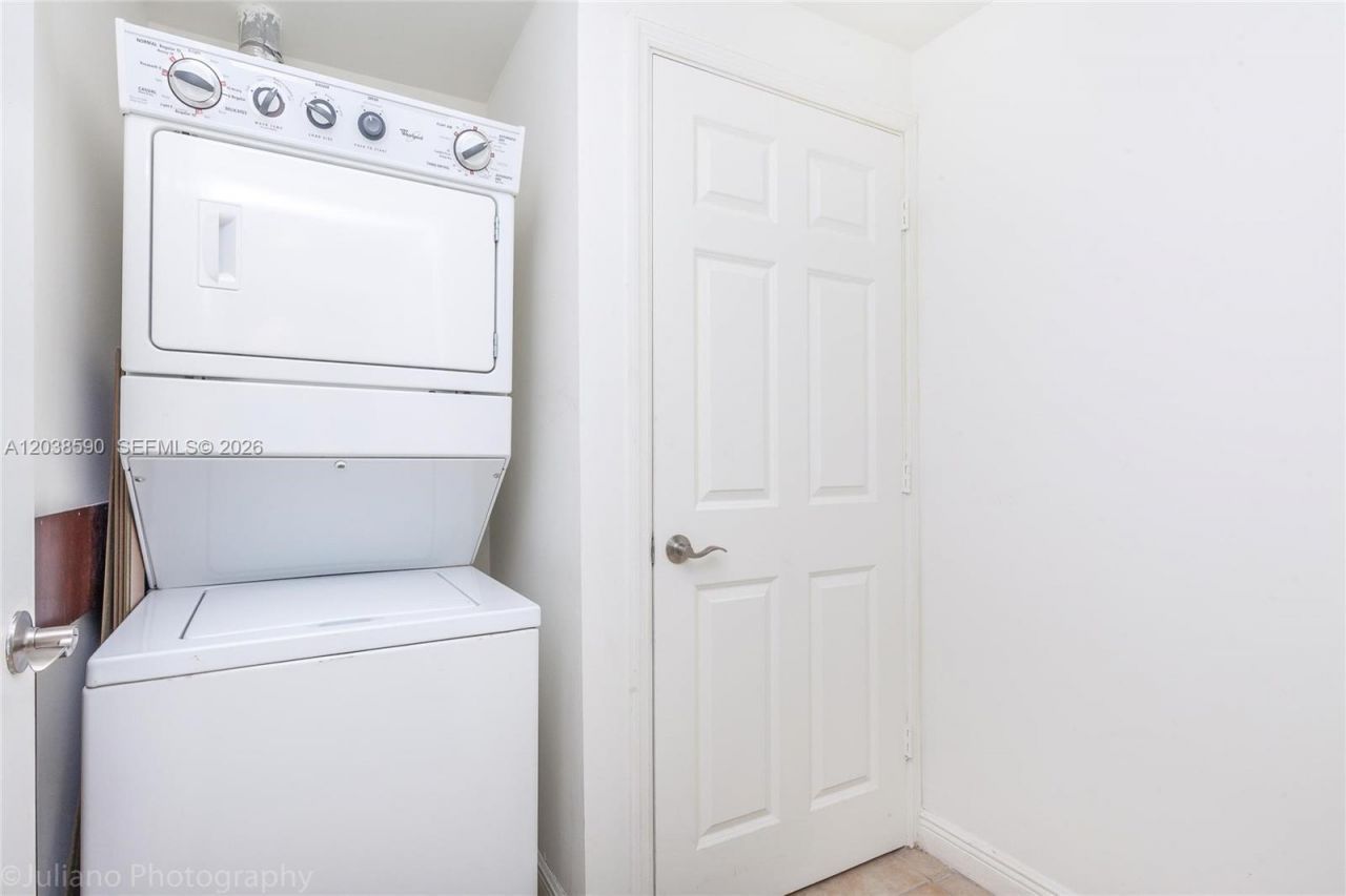 888 S Douglas Rd , Unit 1608, Coral Gables, FL 33134 Photo
