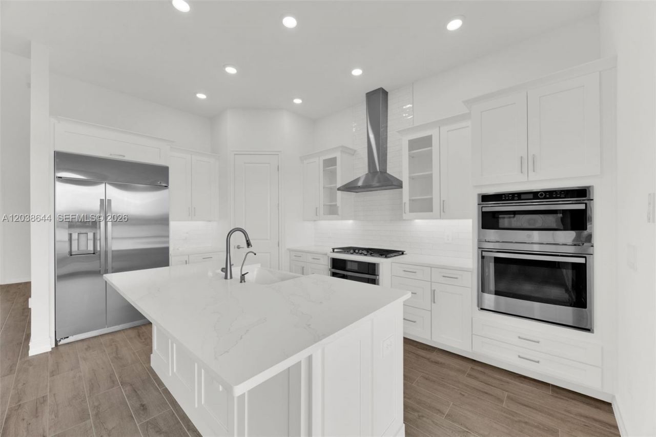 1112 Seagrape Drive , Ruskin, FL 33570 Photo