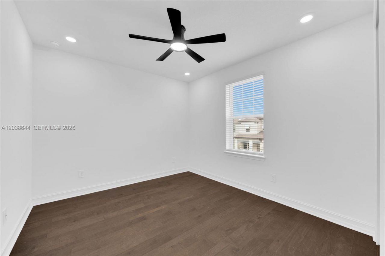 1112 Seagrape Drive , Ruskin, FL 33570 Photo