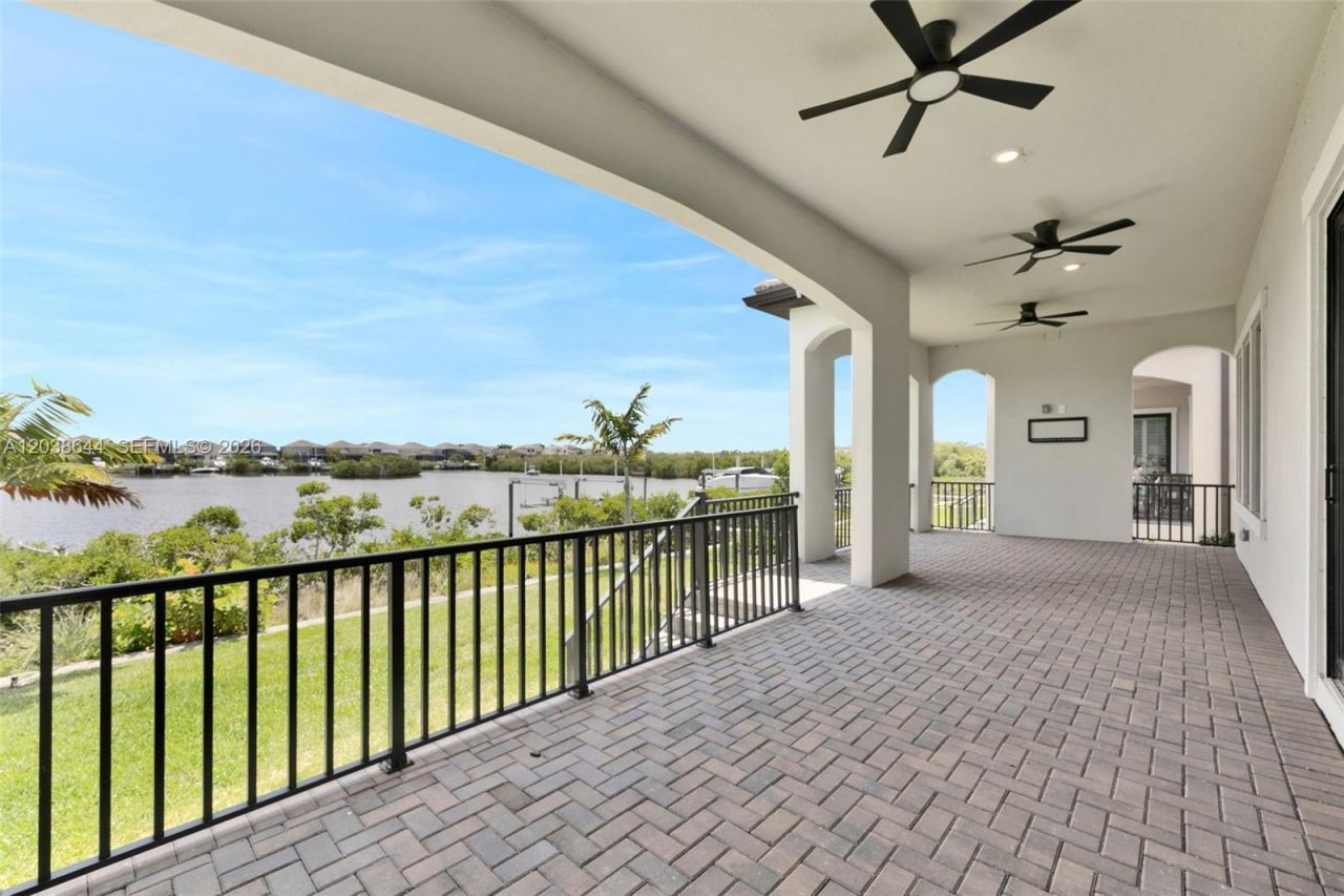 1112 Seagrape Drive , Ruskin, FL 33570 Photo