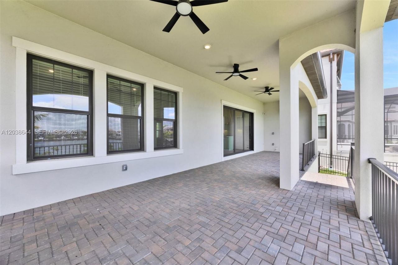 1112 Seagrape Drive , Ruskin, FL 33570 Photo