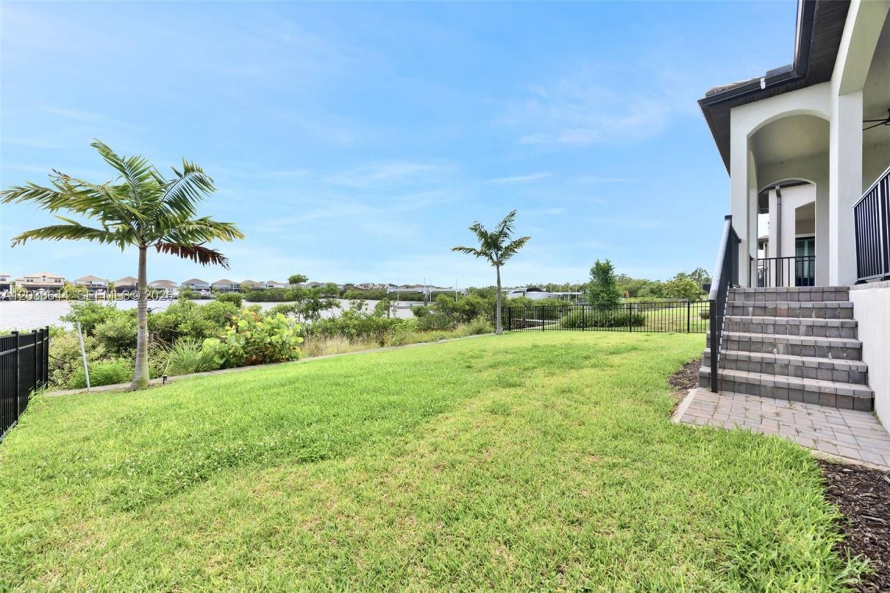 1112 Seagrape Drive , Ruskin, FL 33570 Photo
