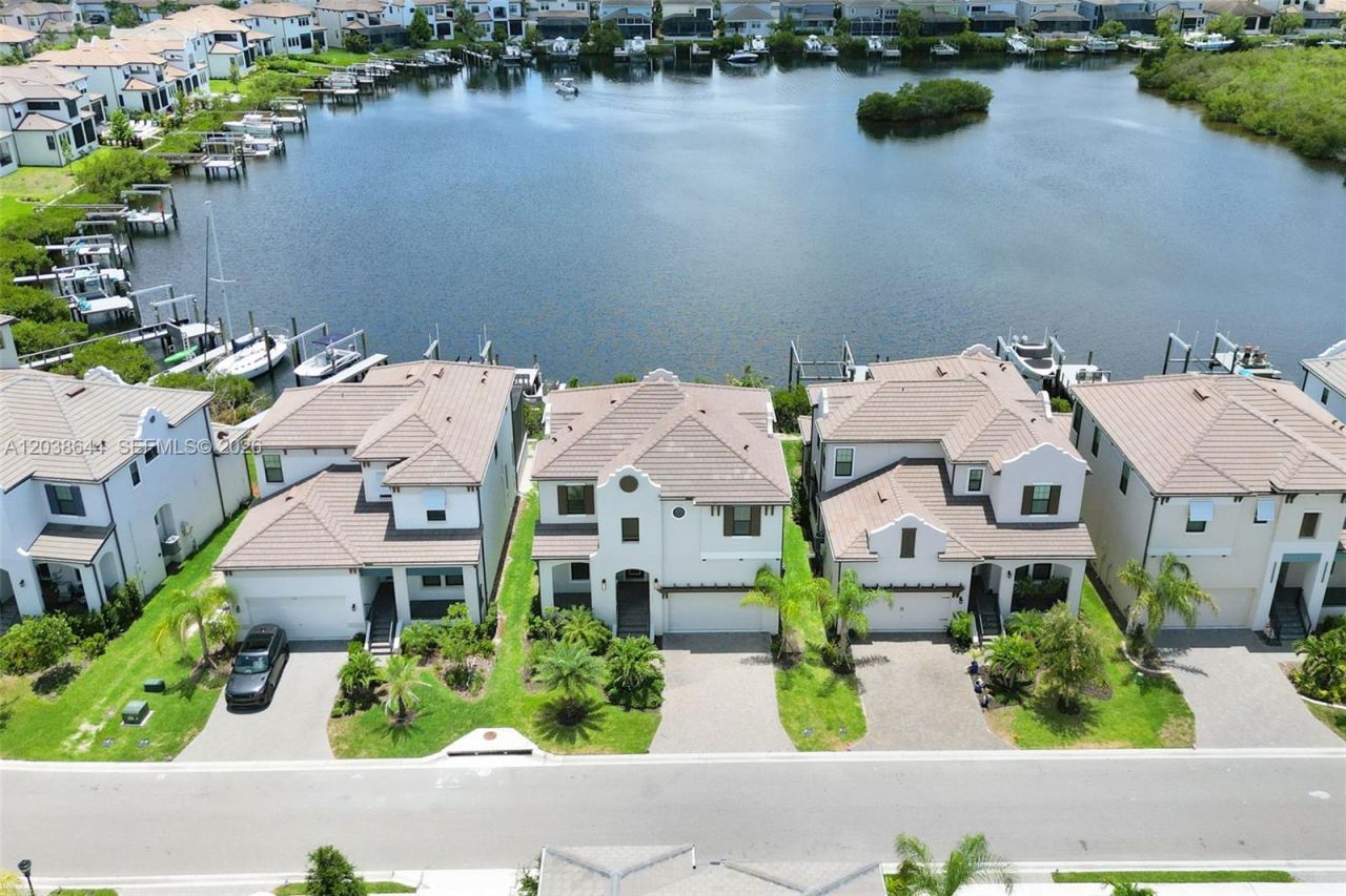 1112 Seagrape Drive , Ruskin, FL 33570 Photo