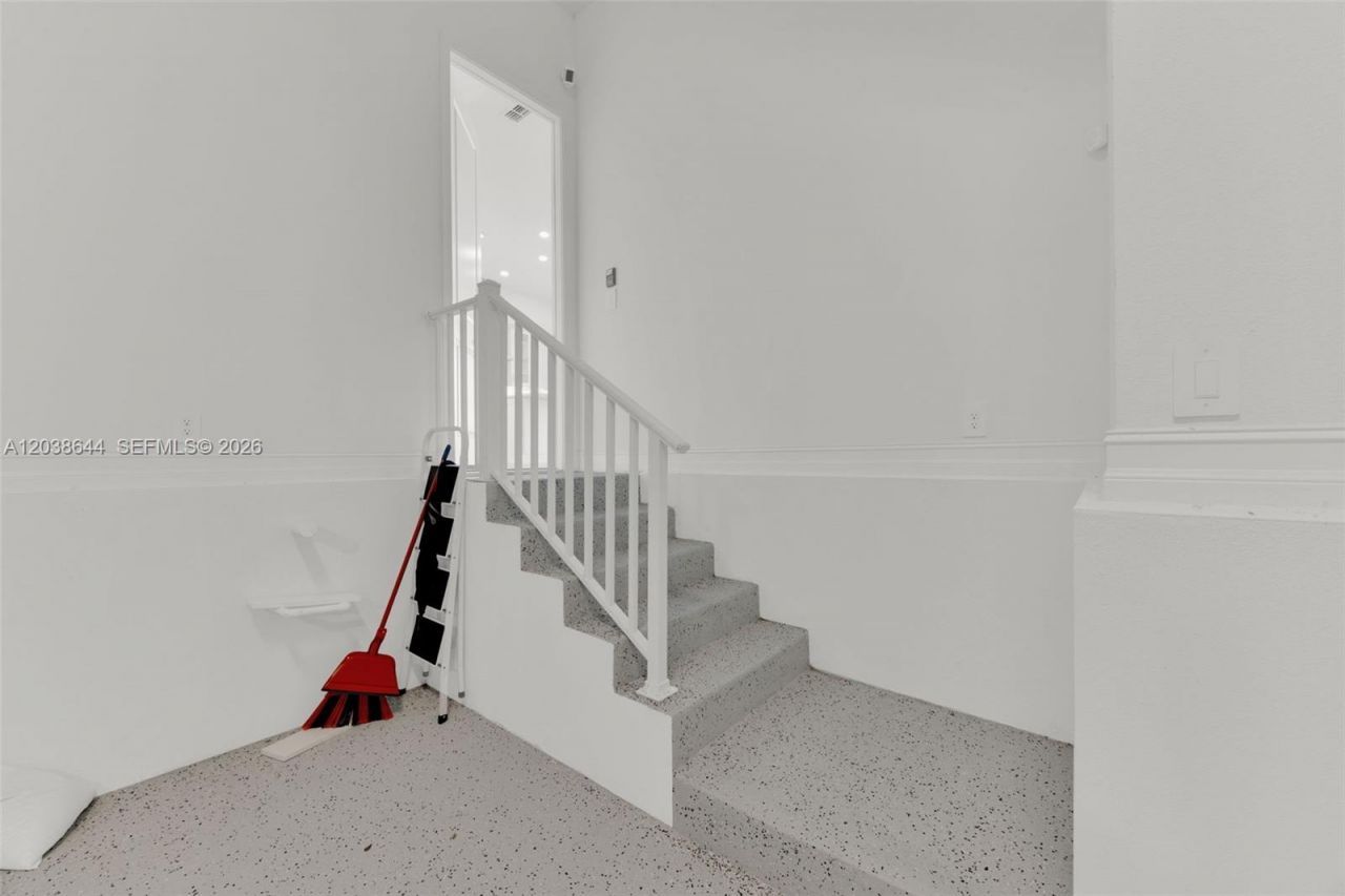 1112 Seagrape Drive , Ruskin, FL 33570 Photo