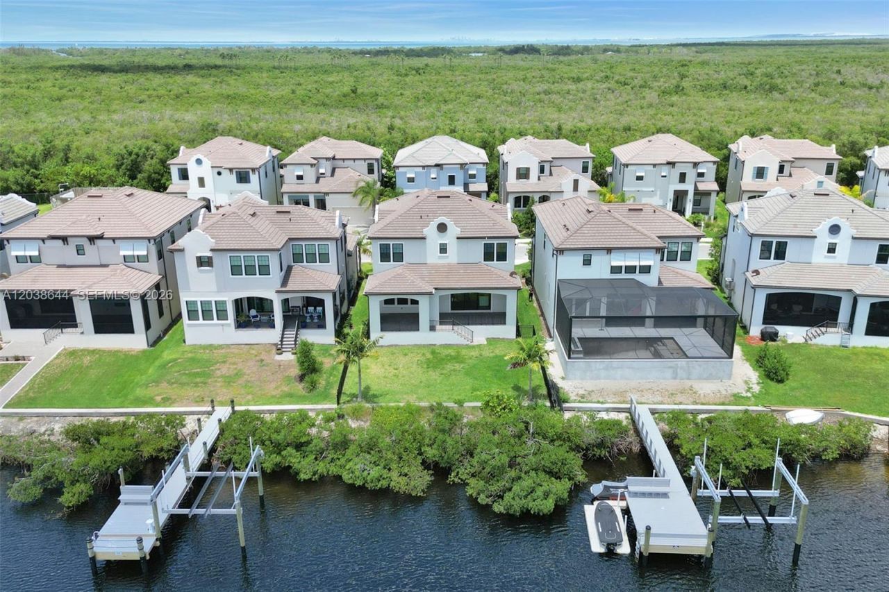 1112 Seagrape Drive , Ruskin, FL 33570 Photo