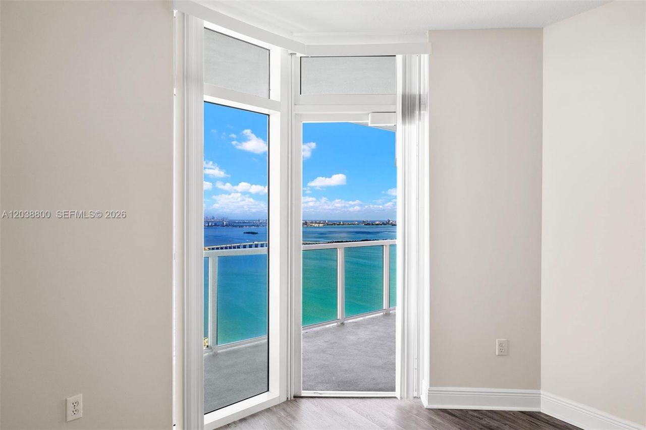1900 N Bayshore Dr , Unit 4504, Miami, FL 33132 Photo