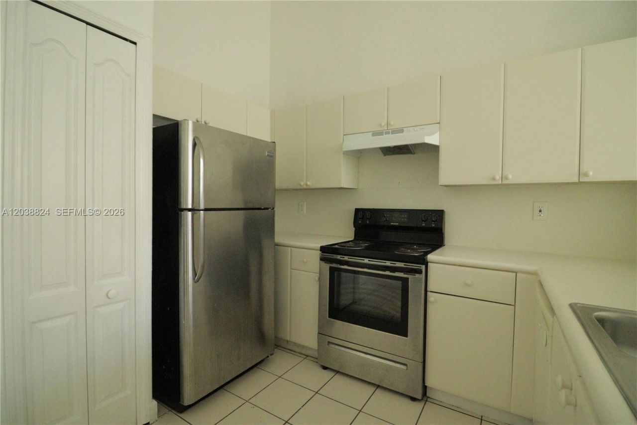 1568 SE 26th St , Unit 206, Homestead, FL 33035 Photo