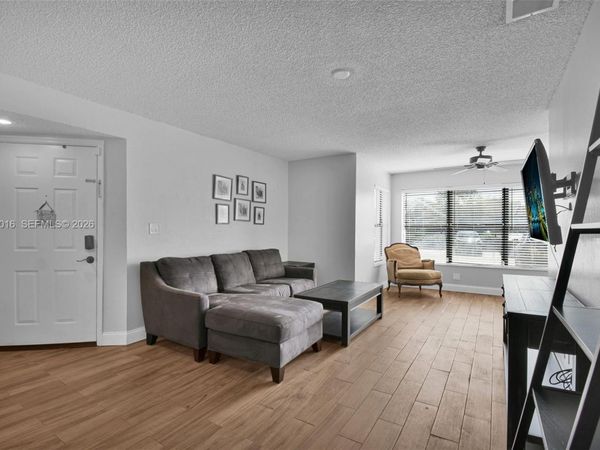 2866 S University Dr, Unit 5105, Davie, FL 33328