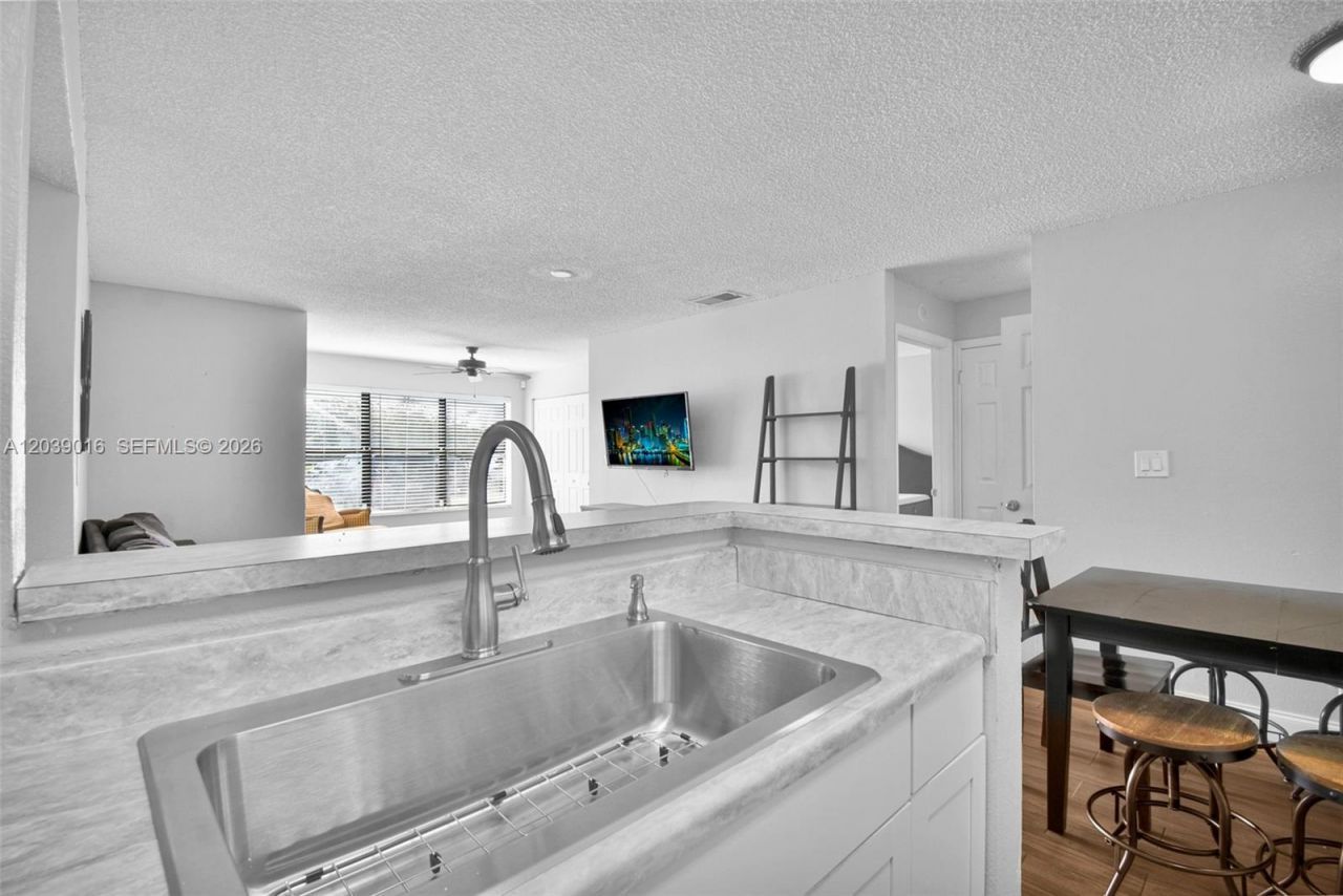 2866 S University Dr, Unit 5105, Davie, FL 33328 Photo