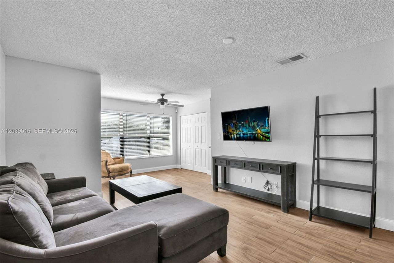 2866 S University Dr, Unit 5105, Davie, FL 33328 Photo