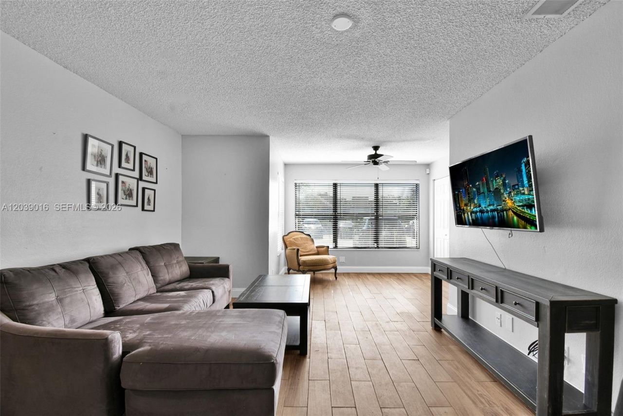 2866 S University Dr, Unit 5105, Davie, FL 33328 Photo
