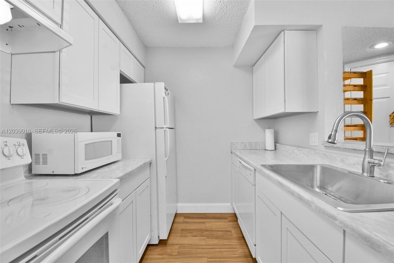 2866 S University Dr, Unit 5105, Davie, FL 33328 Photo