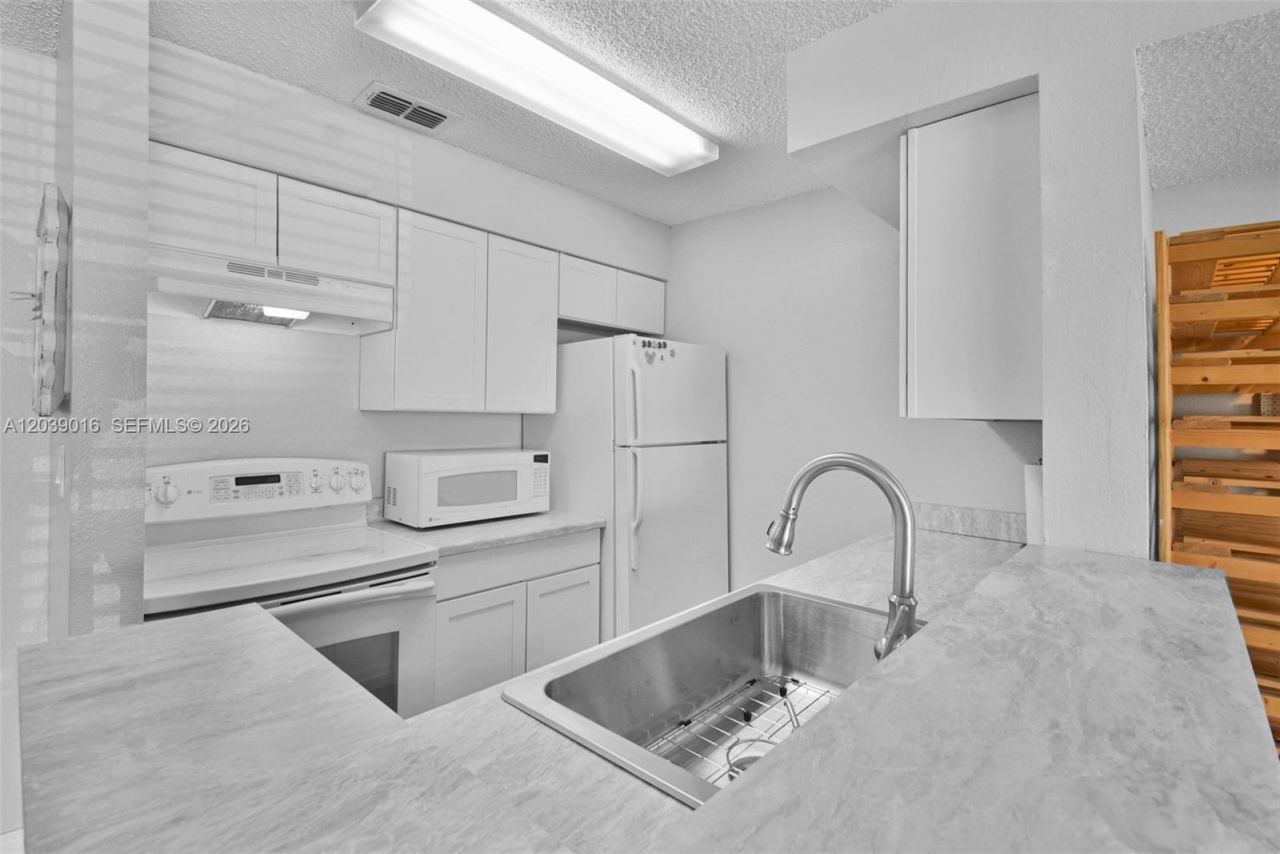 2866 S University Dr, Unit 5105, Davie, FL 33328 Photo