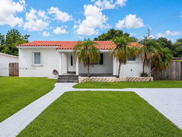 1250 Wren Ave , Miami Springs, FL 33166