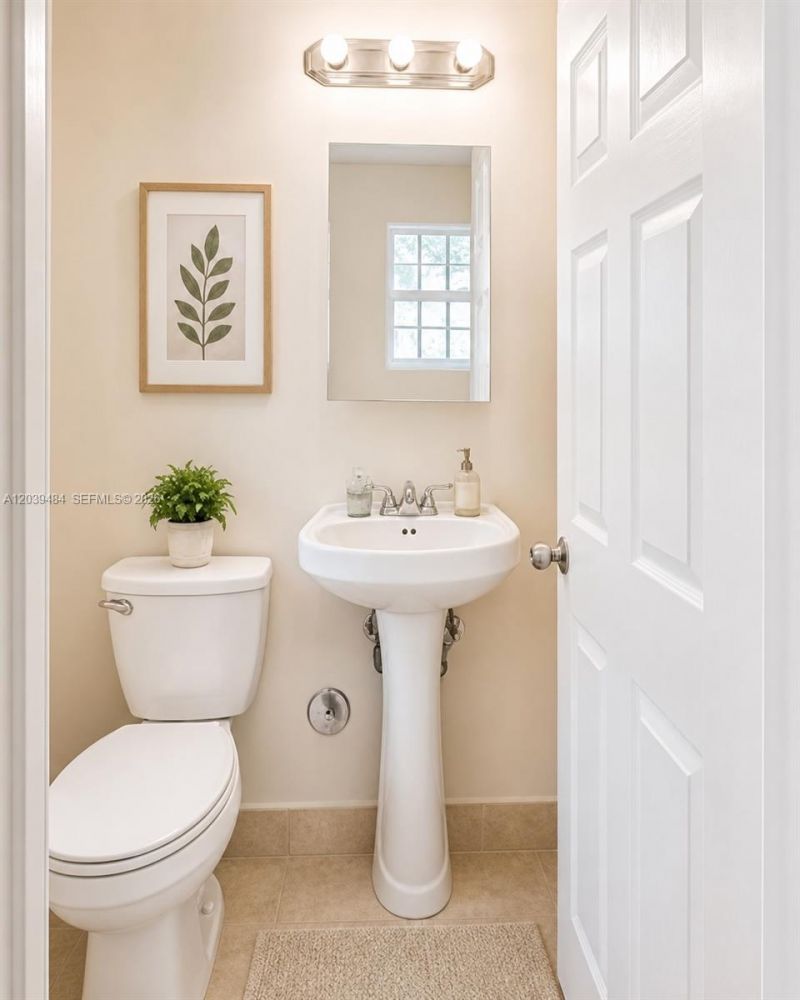 223 NW 12th St , Unit 4, Miami, FL 33136 Photo