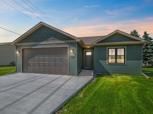 520 Village Lane, Ripon, WI 54971