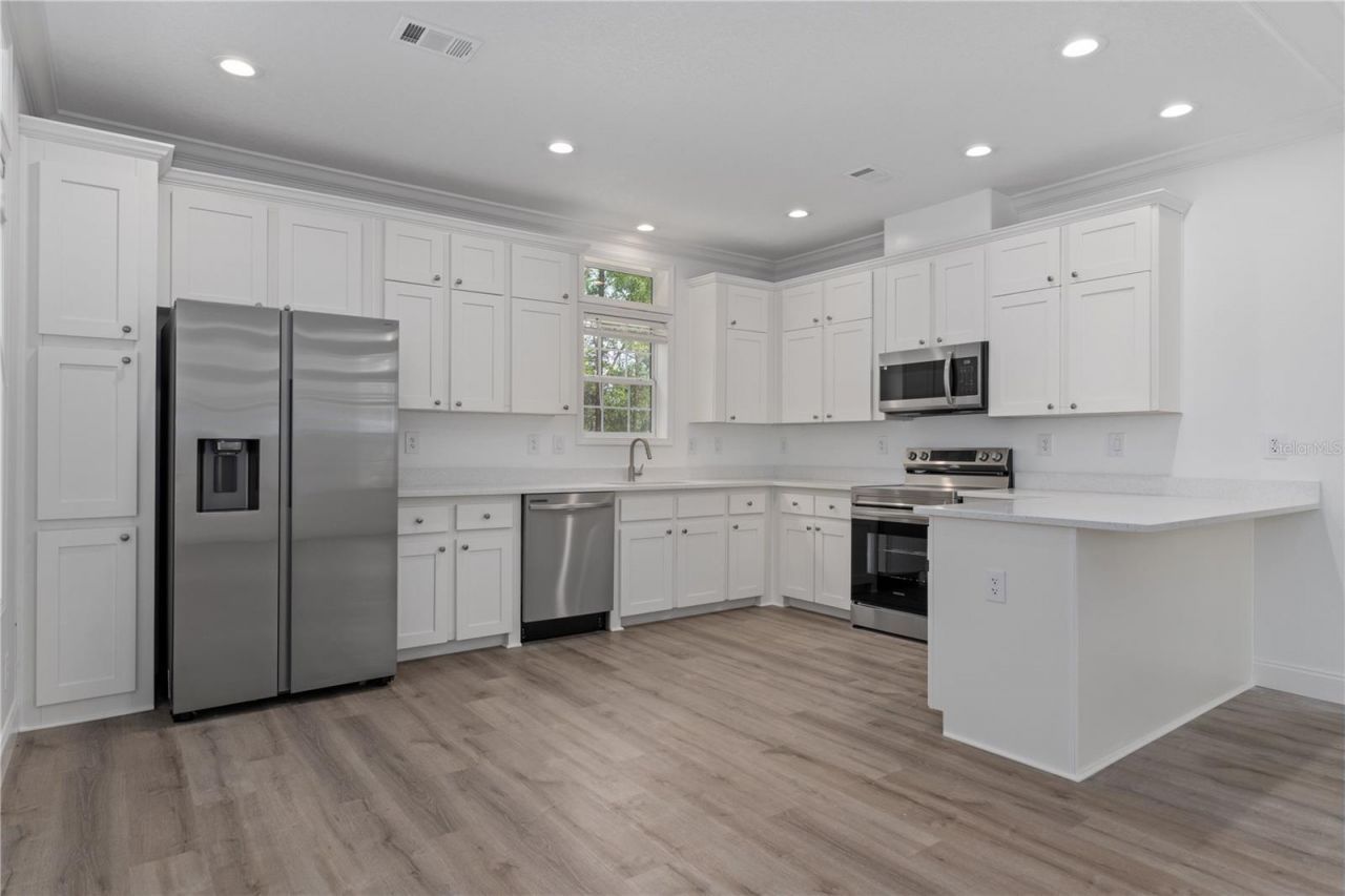 14249 E Razorbill Avenue , Weeki Wachee, FL 34614 Photo