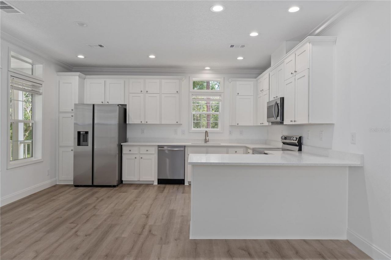 14249 E Razorbill Avenue , Weeki Wachee, FL 34614 Photo