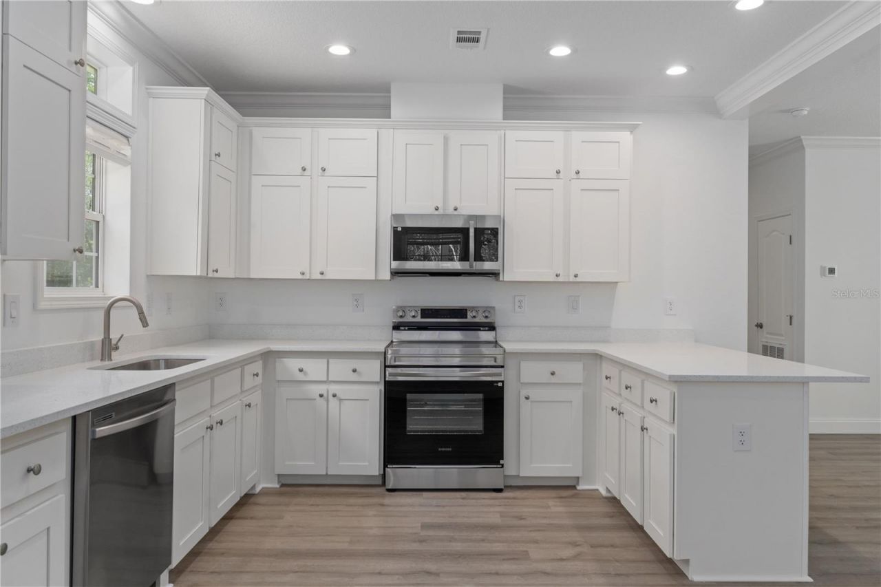 14249 E Razorbill Avenue , Weeki Wachee, FL 34614 Photo