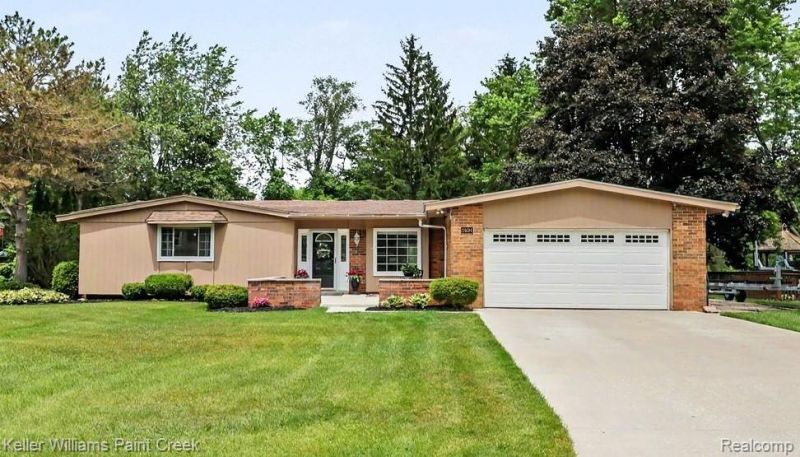 2404 Browning Drive, Orion Township, MI 48360 Main Photo