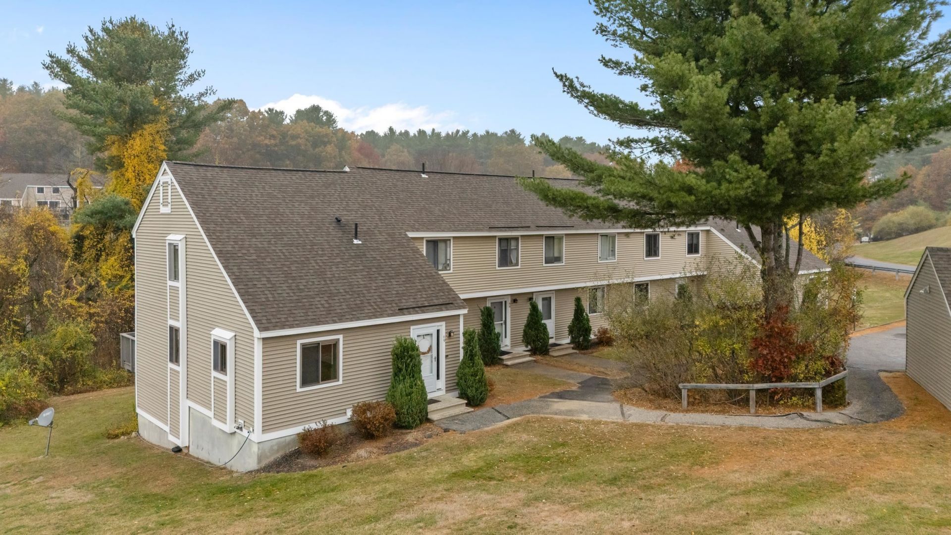 69 Bayberry Lane, Londonderry, NH 03053 Main Photo