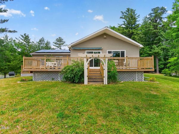 99 Turnabout Road, West Sand Lake, NY 12196