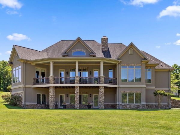 554 Castle Drive, Trenton, GA 30752