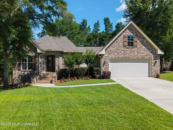 26 W Donnington Court, Hattiesburg, MS 39402