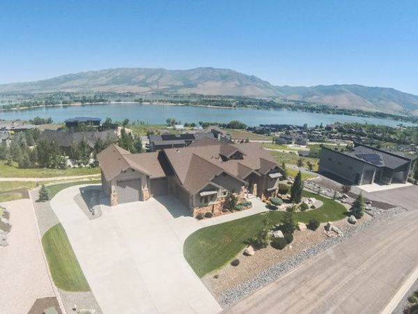 6226 E HAWKS LN, Huntsville, UT 84317