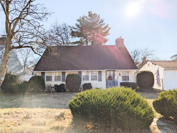 806 Oliver Avenue , Unit 1 Floor+ G, Westbury, NY 11590