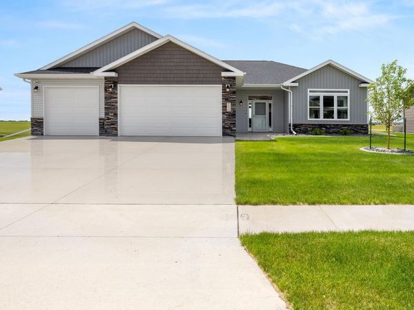 5659 43rd Street S, Fargo, ND 58104