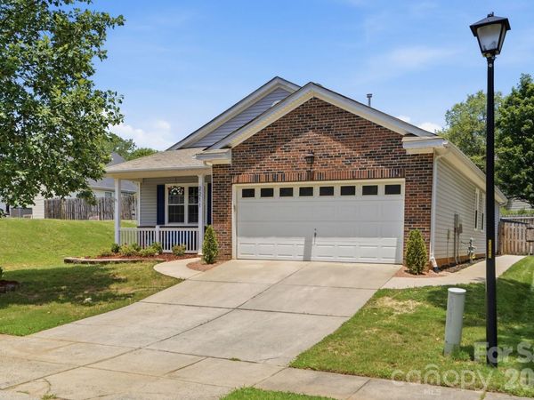2211 Savannah Hills Drive, Matthews, NC 28105