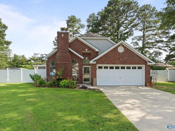 1941 S Brownstone Court SW, Decatur, AL 35603
