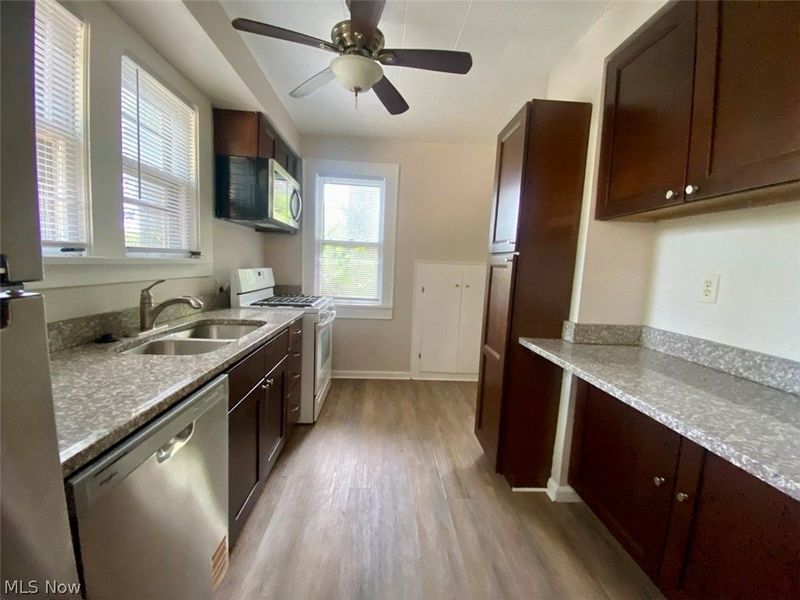 179 Oakdale Avenue, Akron, OH 44302 Photo 25