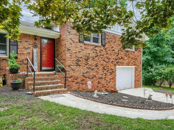 620 Ravenwood Drive , Woodstock, GA 30188
