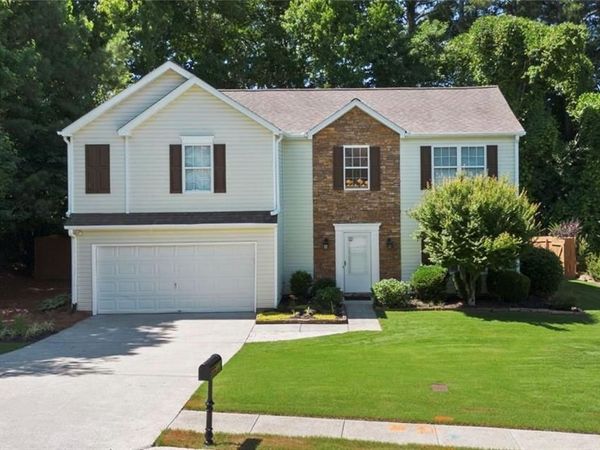 1082 Eastmill Cove , Dacula, GA 30019